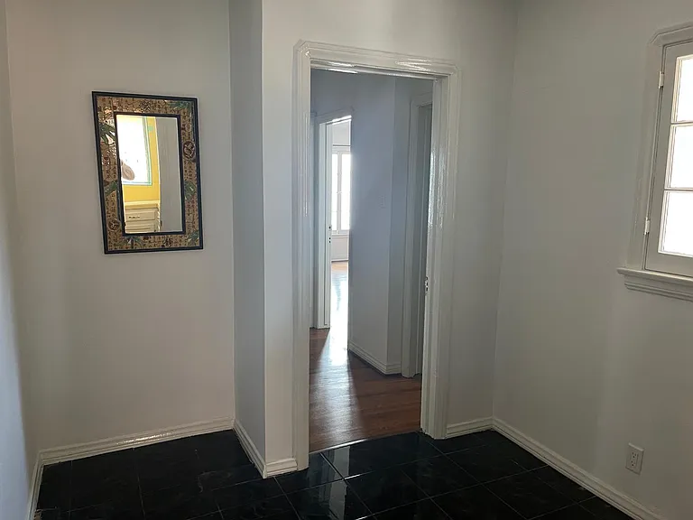 1452 S Sherbourne Dr — Photo 37