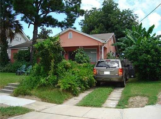 5th image of 4417 Baccich St