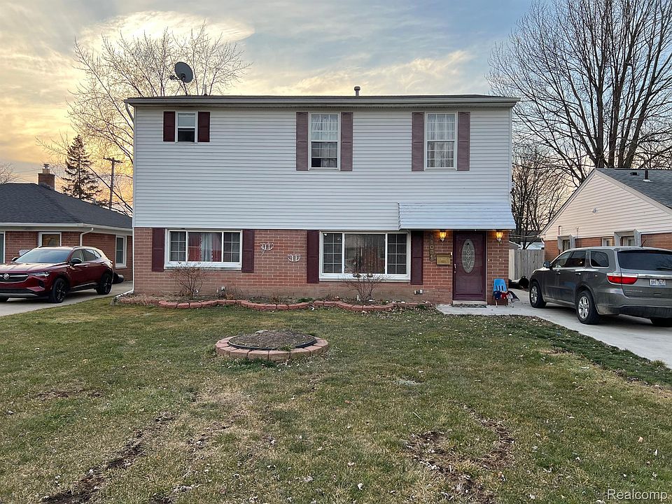 1st image of 11081 W Clements Cir