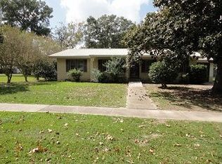 209 6th St, Mamou, LA 70554