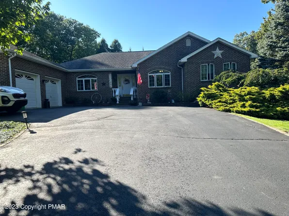 146 Bon Sher Dr, Tannersville, PA 18372