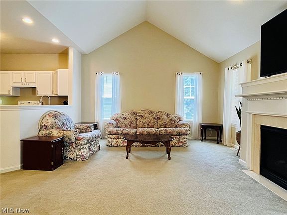 4th image of 1205 E Mallard Dr