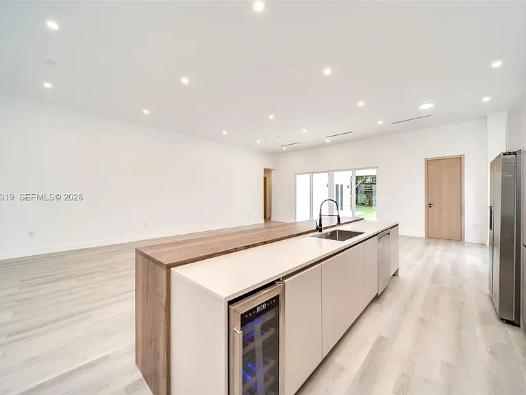 8990 N Miami Ave — Photo 28