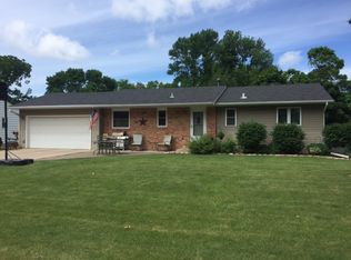 101 1st Ave SW, Nya, MN 55397