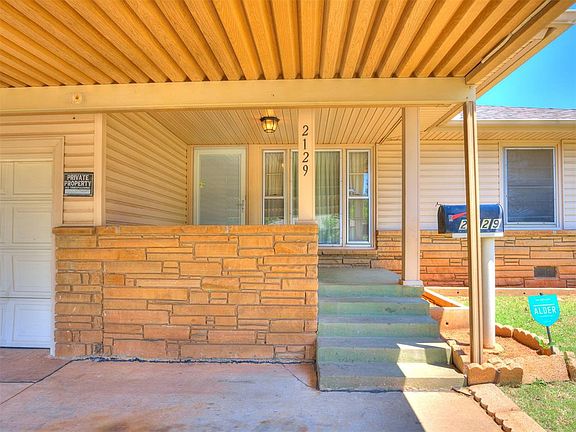 3rd image of 2129 SW 50th St
