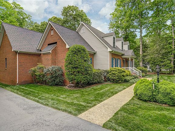 5th image of 11912 Dunvegan Ct