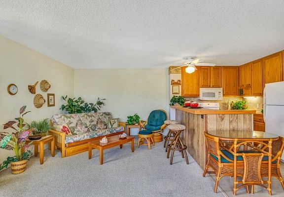 3rd image of 75-6016 Alii Dr APT 240