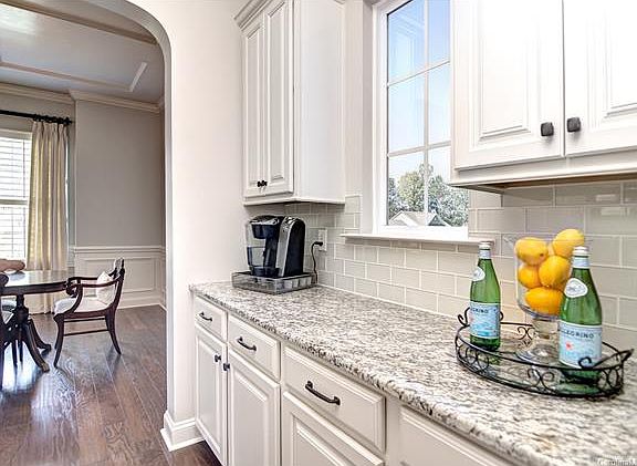 4th image of 258 Monteray Oaks Cir