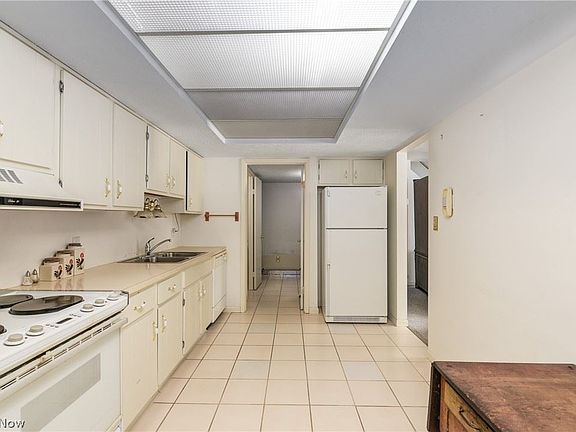 5th image of 3051 Bay Landing Dr #5
