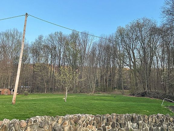 3rd image of 17061 Woodside Dr
