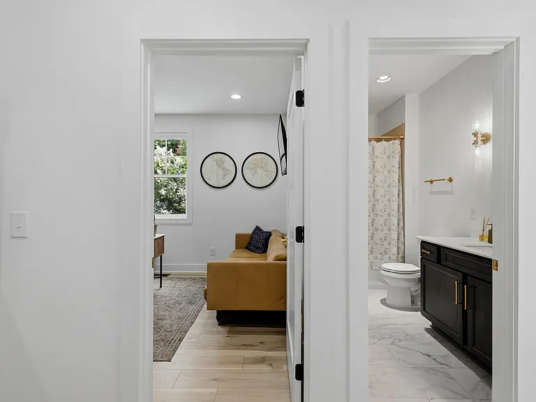 211B Queen Ave — Photo 15