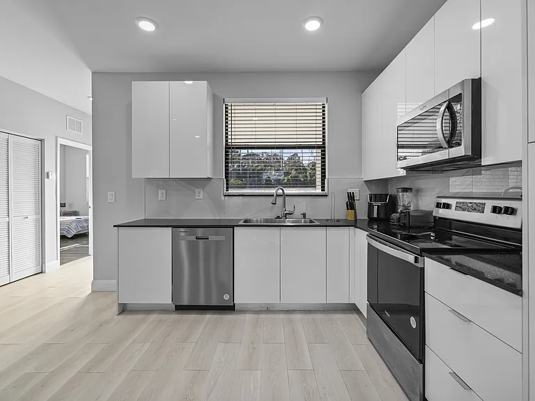 622 Windermere Dr — Photo 12