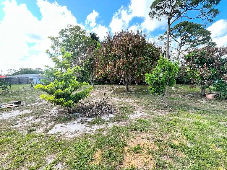 311 SW Homeland Rd — Photo 26