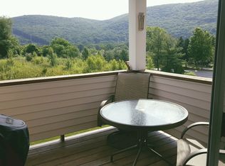 15 Caleb Ct #708, Hamburg, NJ 07419