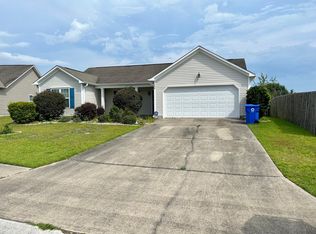 230 Red Carnation Dr, Holly Ridge, NC 28445