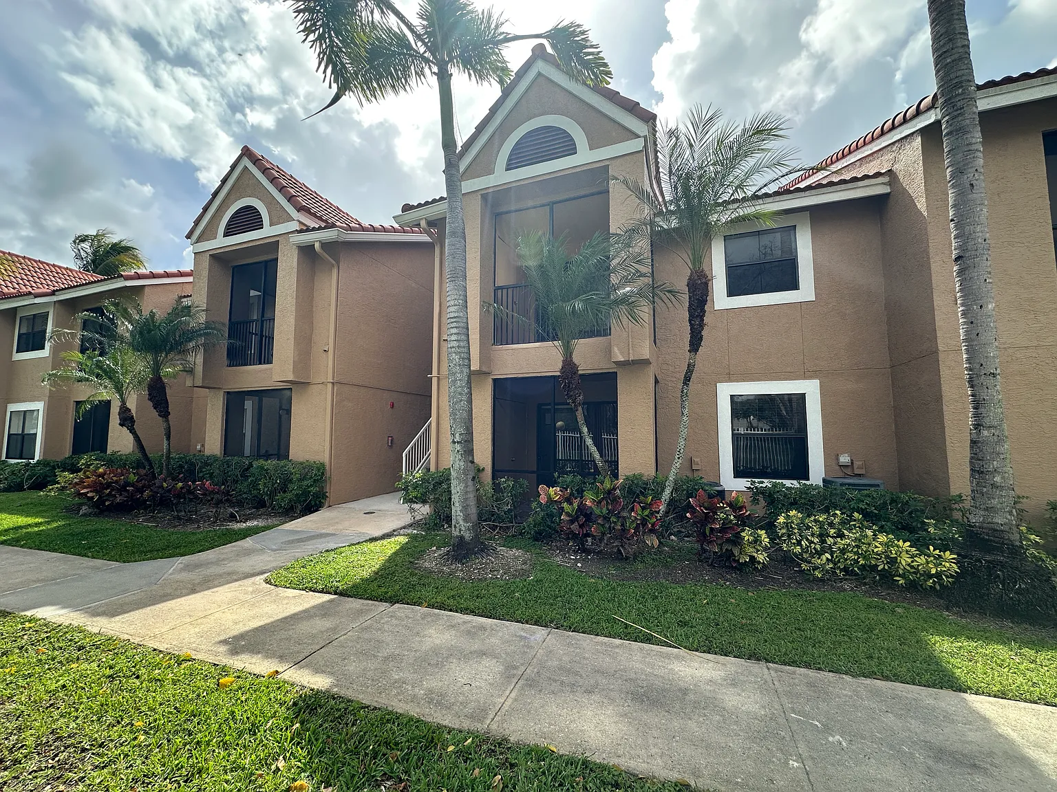 2 bed, 1100 sqft, $2,500 — Photo 1