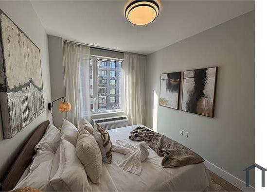 2nd image of 140 Beach 93rd St