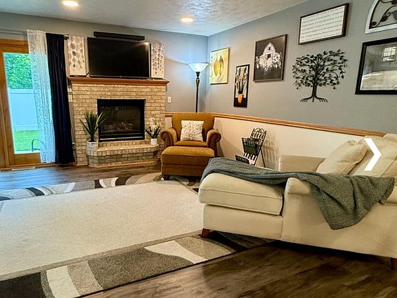 4th image of 211 W Parker St #211