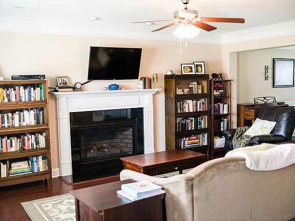 3rd image of 3615 Wade Green Way