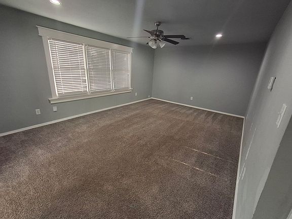 5th image of 1304 SE Barclay Rd