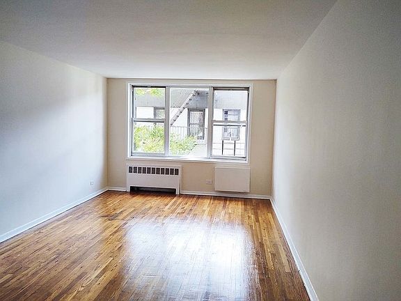 4th image of 65 Park Ter W #F2