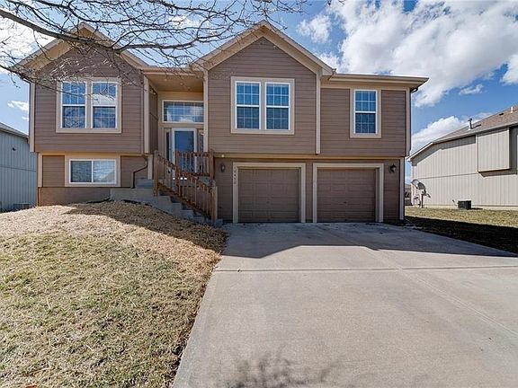This home is located in the Aspen Creek Sub Division.