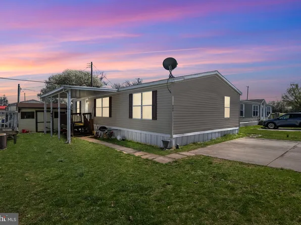 245 Brick Ln, New Oxford, PA 17350