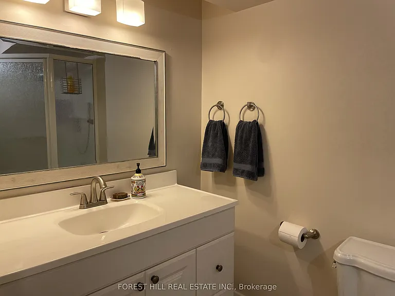 505 Fanshawe Park Rd E — Photo 22