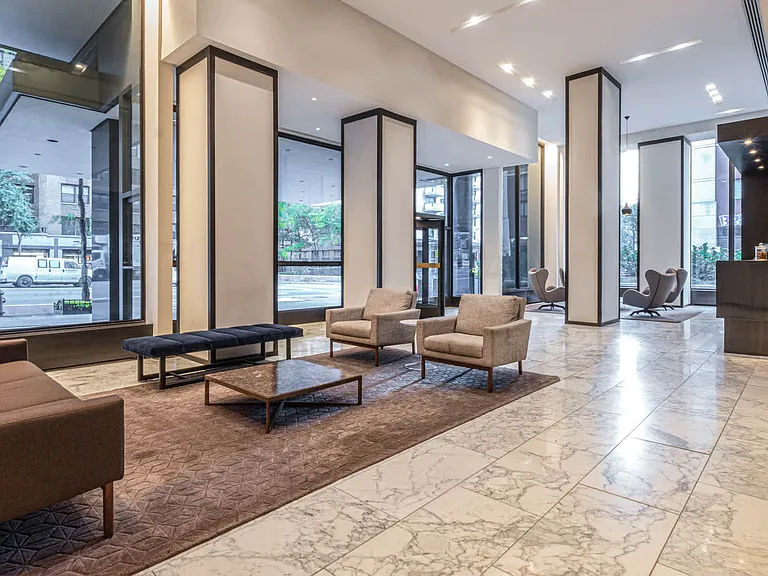 245 E 40th St #18C — Photo 3
