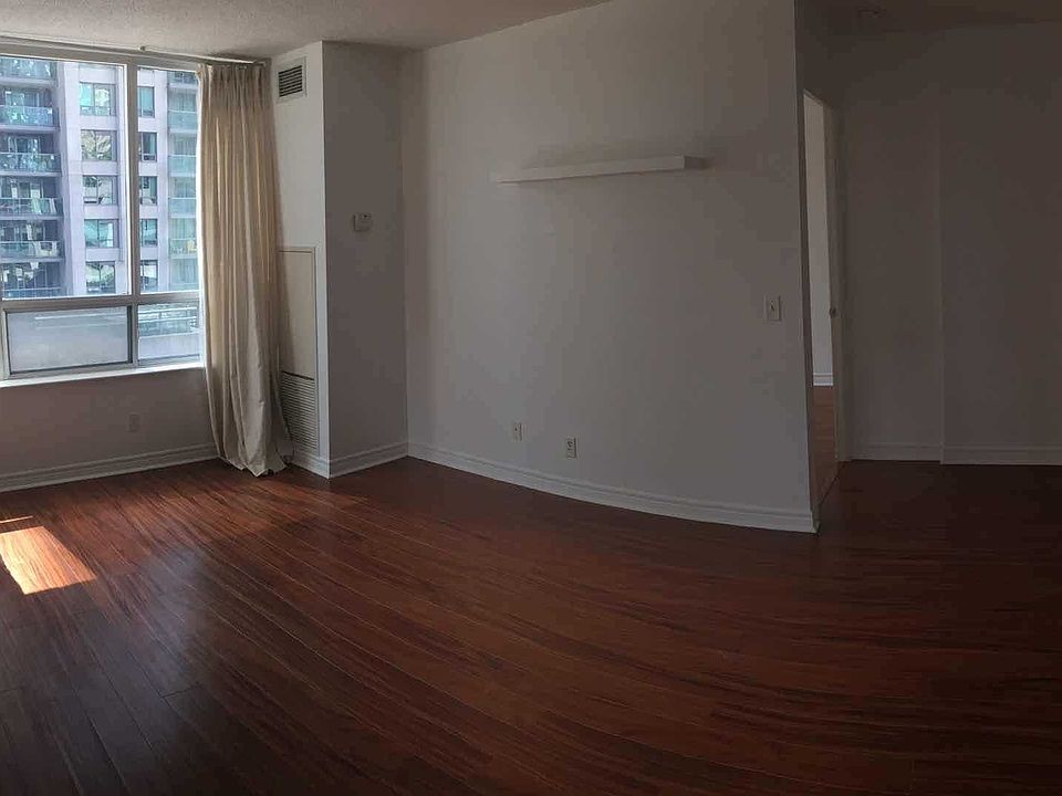 2nd image of 30 Grand Trunk Cres Unit 510
