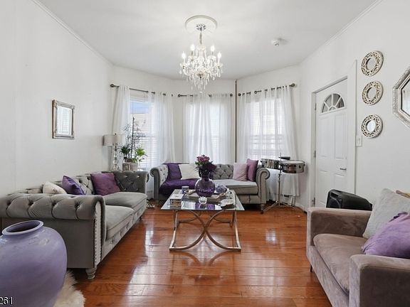 4th image of 451 E 31St St #2