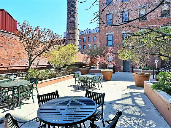 5th image of 357 Varick St APT 426B