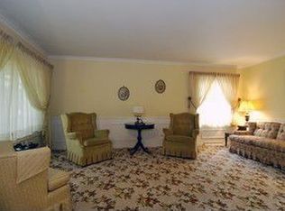 2214 Old Glenview Rd, Wilmette, IL 60091