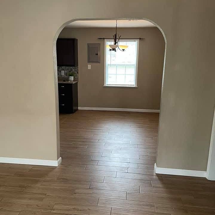 2nd image of 518 W 8th St