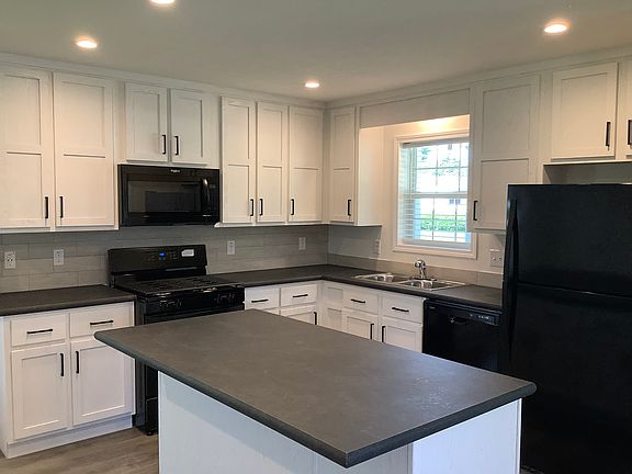 2nd image of 6709 W Mill Run #3