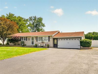 798 Flynn Rd, Rochester, NY, 14612