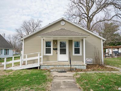 265 E Central St, Farmington, IL, 61531