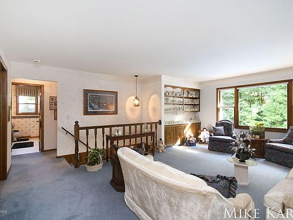 4th image of 8228 Birchwood Ave