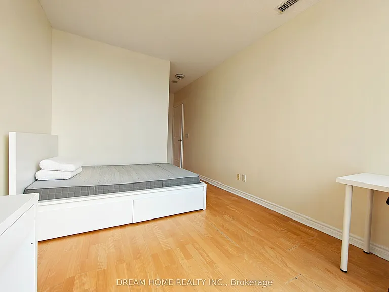28 Byng Ave #UPH05 — Photo 13