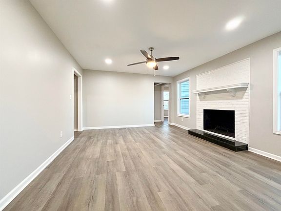 3rd image of 107 Short Aly