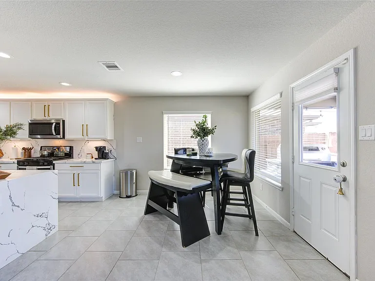 3306 Sumac Dr — Photo 15