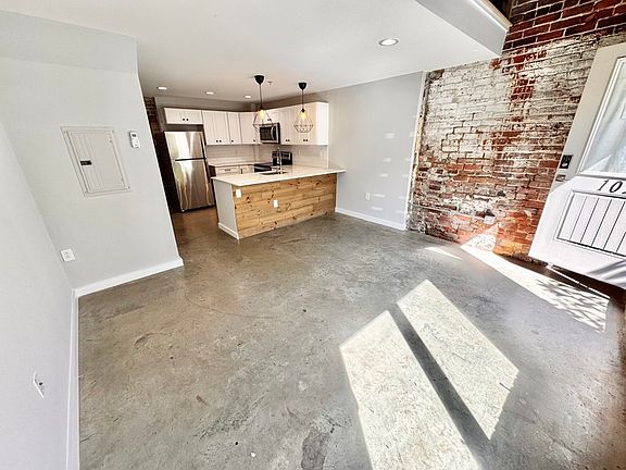 4th image of 2712 E Leigh St
