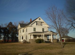 849 E 1st St, Abilene, KS 67410