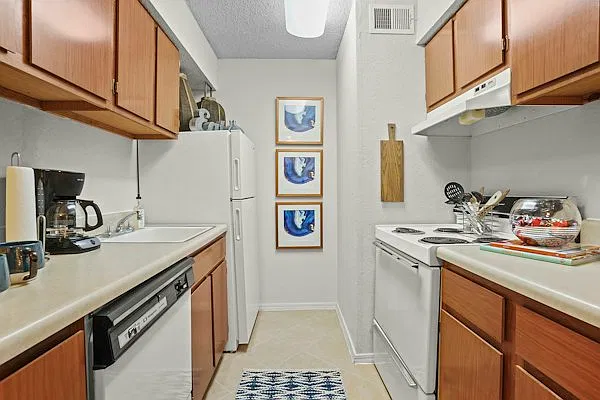 Sunchase Apartments — Photo 2