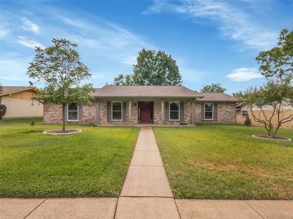 13110 Pennystone Dr, Farmers Branch, TX 75244