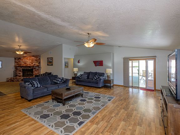 5th image of 13352 Country Club Dr