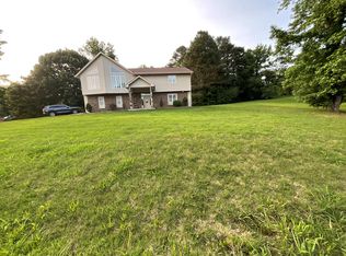 110 Carriage House Dr, Camden, TN 38320