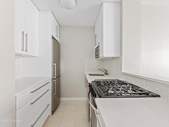 5th image of 105 3rd Ave #6A