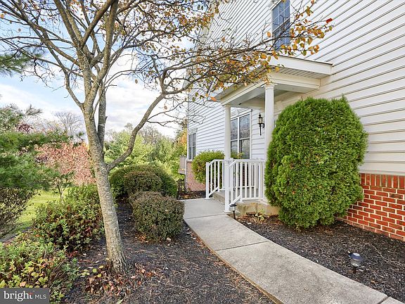 4th image of 118 Ashford Way