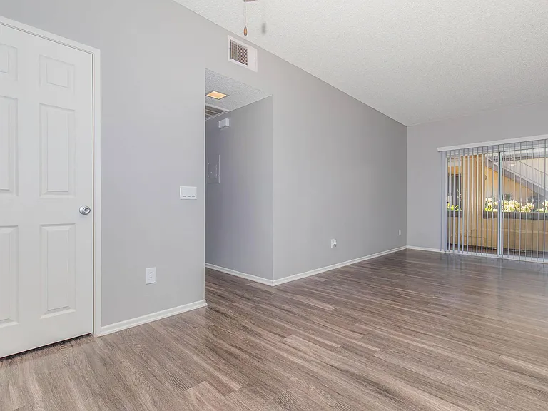 Club Pacifica Apartment Homes — Photo 48